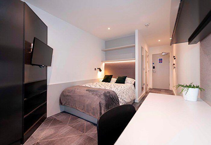 1 Bedroom Private Halls To Rent In Kelvinhaugh Gate, G3