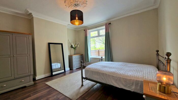 2 Bedroom Flat To Rent In Heaton Park Road, Newcastle Upon Tyne, NE6