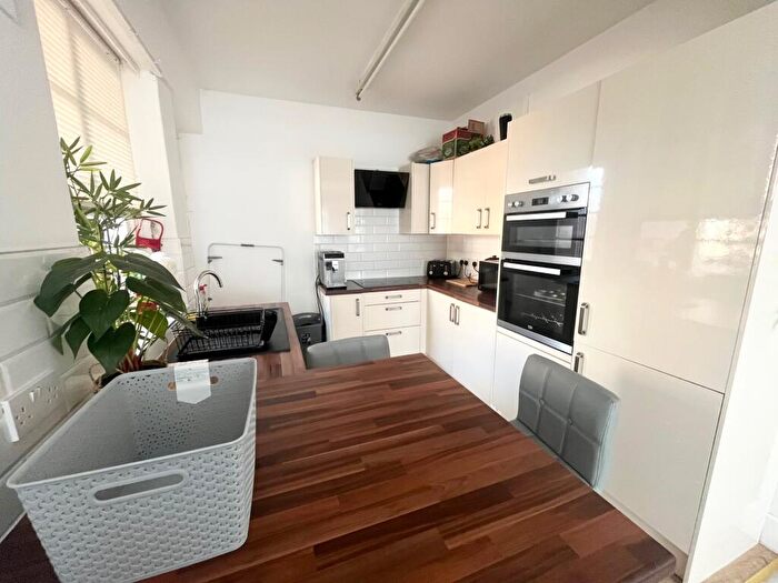 2 Bedroom Flat To Rent In Christchurch Road, Bournemouth, BH1