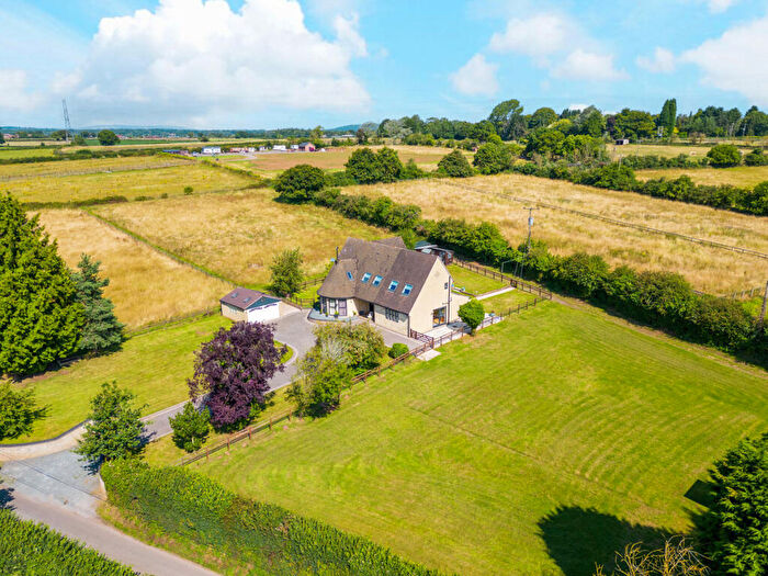 4 Bedroom Country House For Sale In Charlton Lane Torton Kidderminster, Worcestershire, DY11