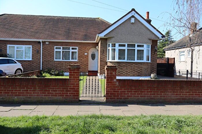 3 Bedroom Semi-Detached Bungalow For Sale In Meadow Road, North Grays, Essex, RM16