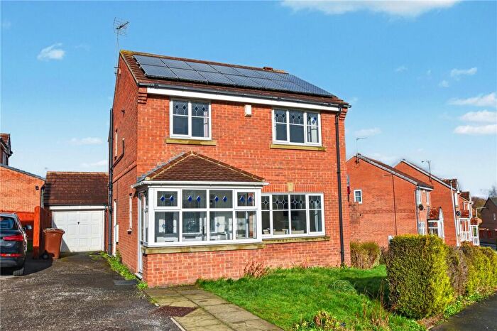 3 Bedroom Detached House For Sale In Millside Walk, Morley, Leeds, West Yorkshire, LS27
