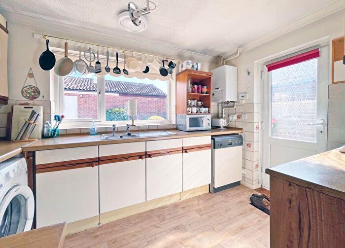 2 Bedroom Bungalow For Sale In Roman Way, Honiton, EX14
