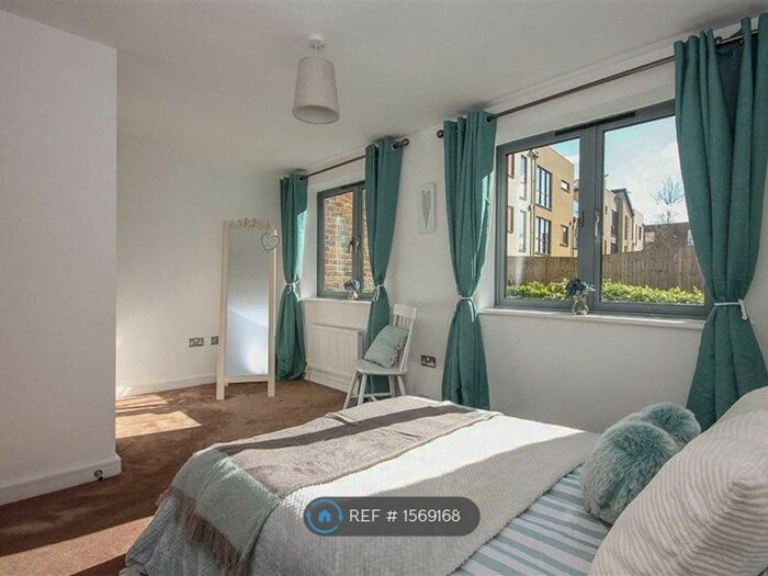 2 Bedroom Flat To Rent In The Waterfront, Hertford, SG14