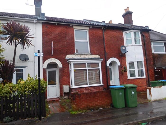 5 Bedroom House To Rent In Padwell Road, SO14