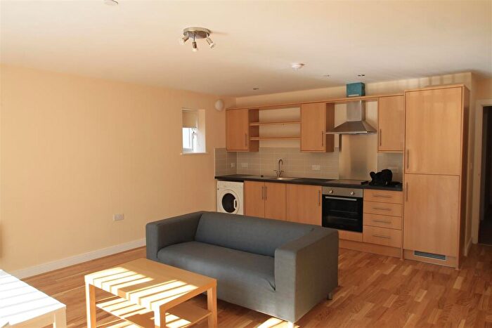1 Bedroom Apartment To Rent In Churchill Villas, City Centre, ( Bed ), CF10