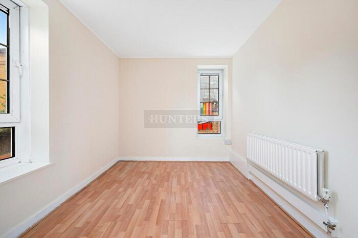 2 Bedroom Flat To Rent In Corry House, Wades Place, London, E1