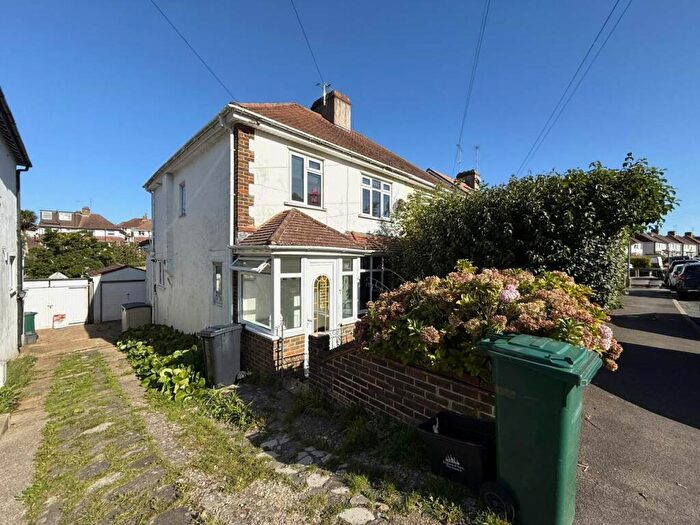 3 Bedroom Semi-Detached House To Rent In Dale Drive, Brighton, BN1