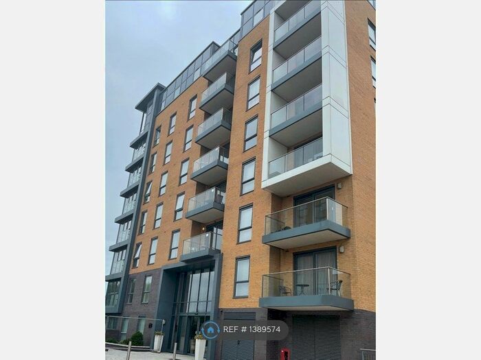 2 Bedroom Flat To Rent In Skylark House, Reading, RG2