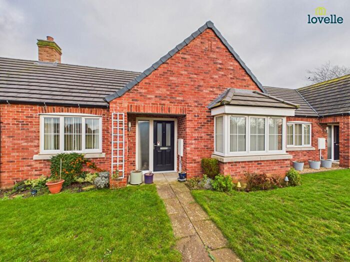 2 Bedroom Bungalow For Sale In Meadow Walk, Saxilby, LN1
