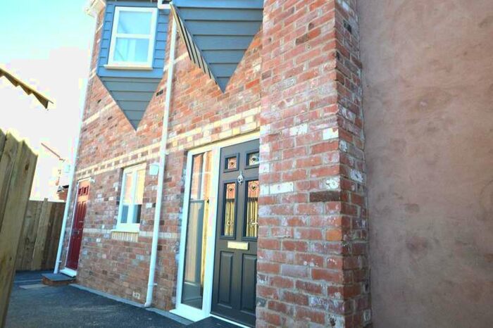 1 Bedroom Flat To Rent In South Street, Exmouth, EX8