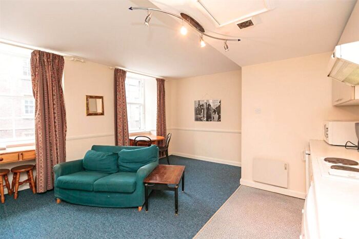 1 Bedroom Flat To Rent In West Port, Edinburgh, EH1