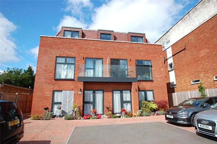2 Bedroom Apartment To Rent In Francis Court, Chiltern Avenue, Amersham, Buckinghamshire, HP6