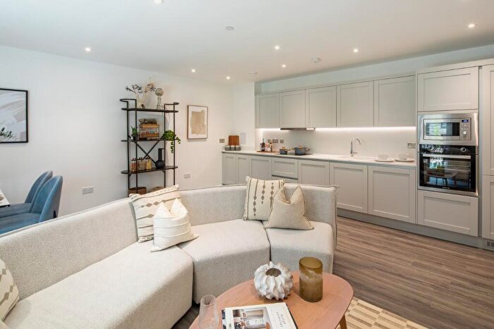 2 Bedroom Apartment For Sale In Forest Road, Walthamstow, E17