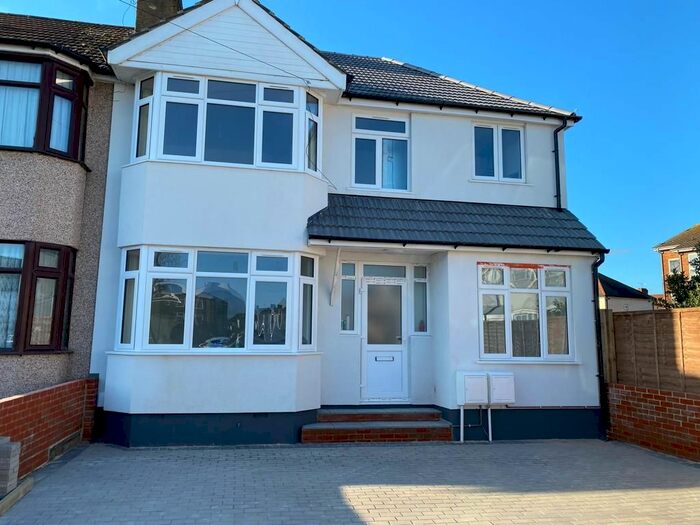 3 Bedroom Flat To Rent In The Sunny Road, Enfield Highway, EN3