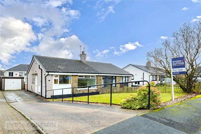 2 Bedroom Semi-Detached Bungalow For Sale In Illingworth Avenue, Halifax, West Yorkshire, HX2