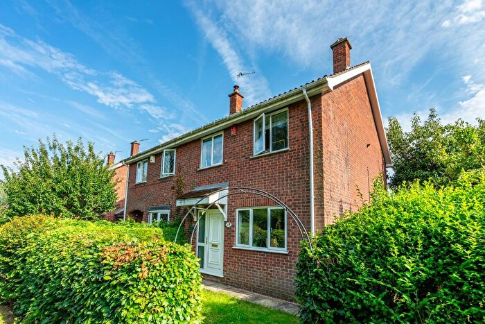 3 Bedroom Semi-Detached House For Sale In Saunters Way, Riccall, York, YO19