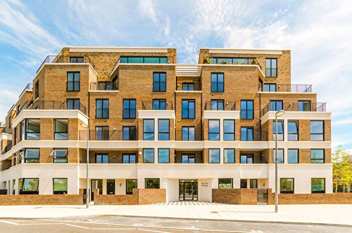 3 Bedroom Flat To Rent In Olympic Park Avenue, Stratford, London, E20