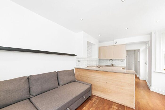 1 Bedroom Flat For Sale In St. Gothard Road, West Norwood, London, SE27