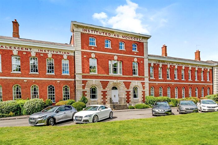 2 Bedroom Flat For Sale In Ellesmere Place, Walton-On-Thames, Surrey, KT12