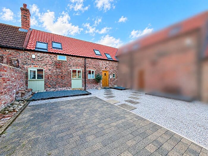 2 Bedroom Barn Conversion For Sale In Fir Tree Lane, Thorpe Willoughby, YO8