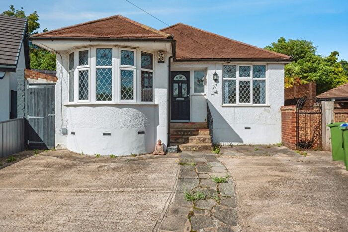 3 Bedroom Bungalow For Sale In Albany Close, Bexley, DA5