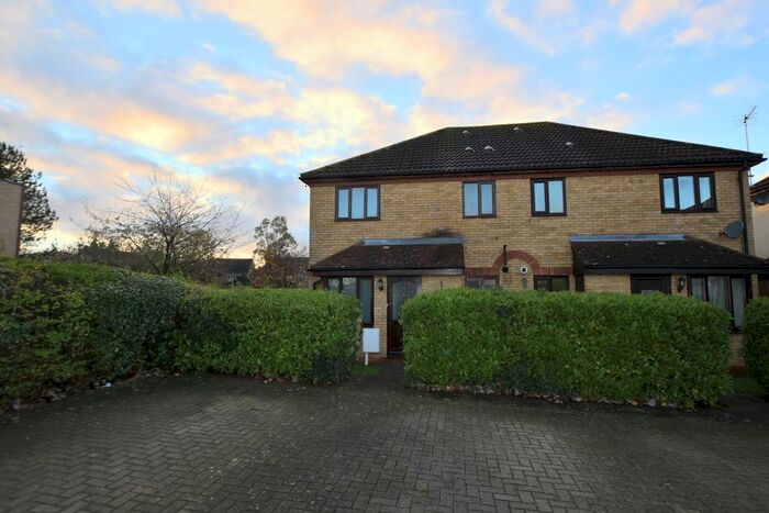 1 Bedroom Terraced House To Rent In Shamrock Close, Walnut Tree, Milton Keynes, MK7