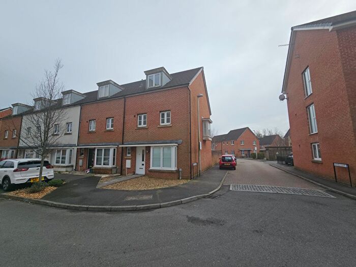 4 Bedroom End Terrace House To Rent In Pottery Street, Swansea, SA1