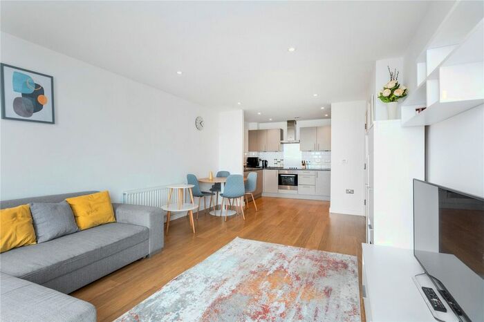1 Bedroom Flat To Rent In Tileman House, Upper Richmond Road, London, SW15