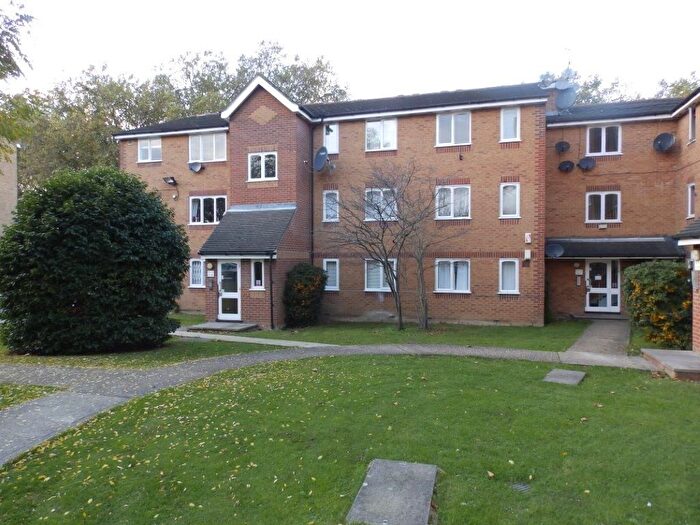 1 Bedroom Flat To Rent In Grinstead Road, London, SE8