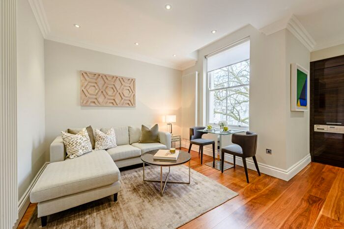 1 Bedroom Flat To Rent In Kensington Gardens Square, London, W2