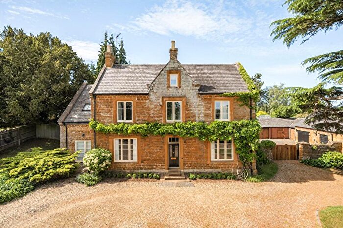 6 Bedroom Detached House For Sale In The Green, Creaton, Northampton, Northamptonshire, NN6
