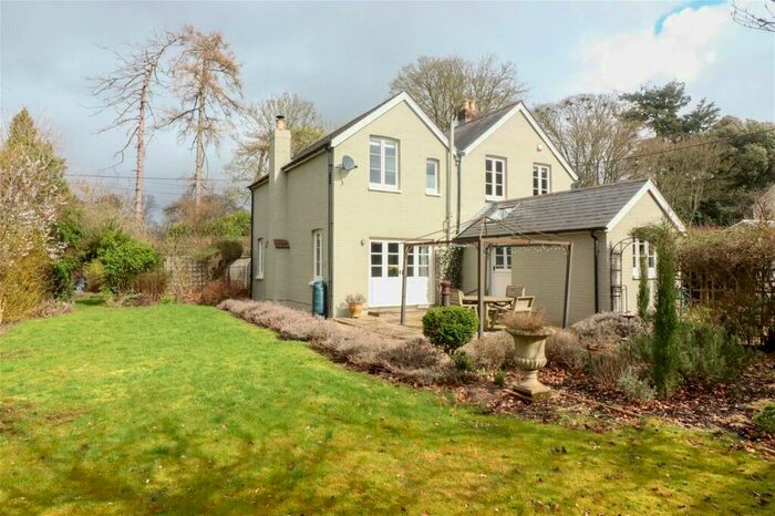 4 Bedroom Detached House For Sale In Petersfield Road, Ropley, SO24