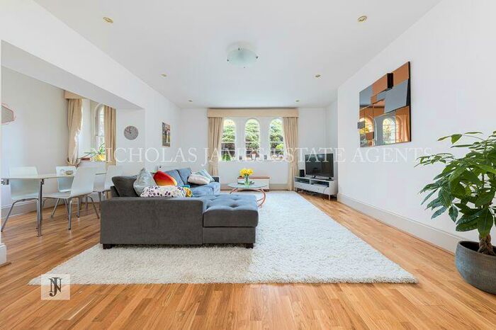 3 Bedroom Flat To Rent In Princess Park Manor, Royal Drive, N11