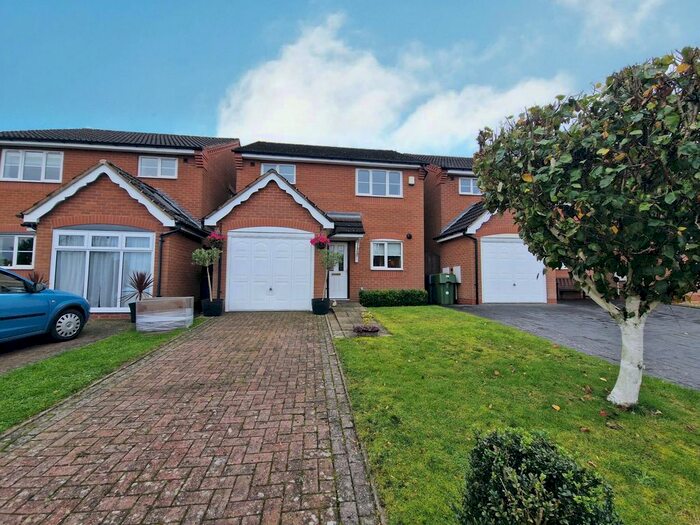 3 Bedroom Detached House To Rent In Chapelfield Road, B45