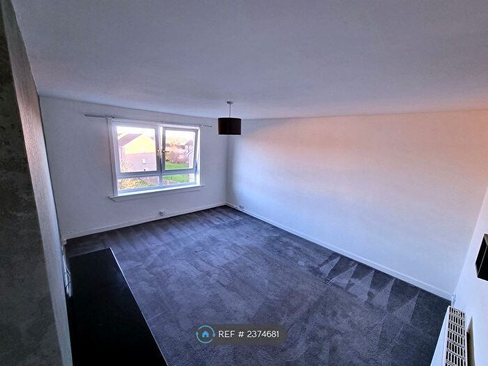 2 Bedroom Flat To Rent In Aboyne Avenue, Dundee, DD4