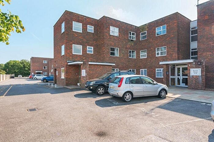 2 Bedroom Flat To Rent In The Strand, Goring-By-Sea, Worthing, BN12