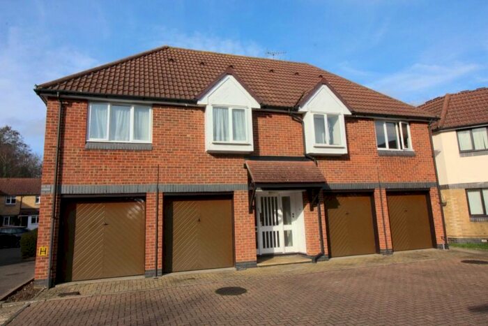 1 Bedroom Flat To Rent In Friary Court, St Johns, Woking, Surrey, GU21