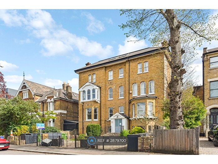 2 Bedroom Flat To Rent In Underhill Road, London, SE22