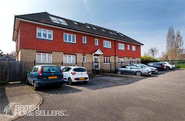 2 Bedroom Apartment For Sale In Snowdown Close, London, SE20