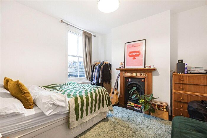 3 Bedroom Terraced House For Sale In Elderfield Road, London, E5