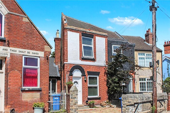 2 Bedroom End Of Terrace House For Sale In Birds Lane, Lowestoft, Suffolk, NR33