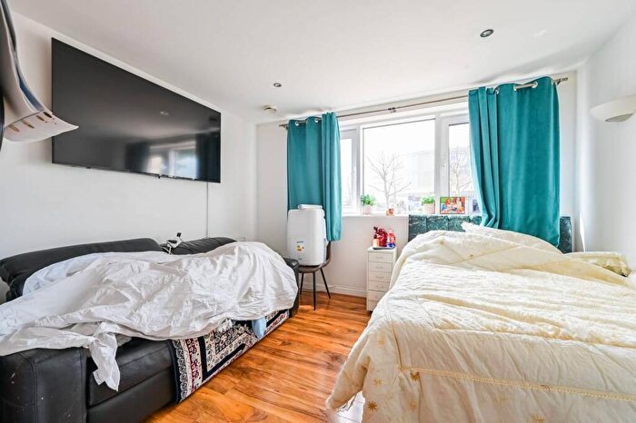 1 Bedroom Flat To Rent In Adriatic Apartments, , Royal Docks, London, E16