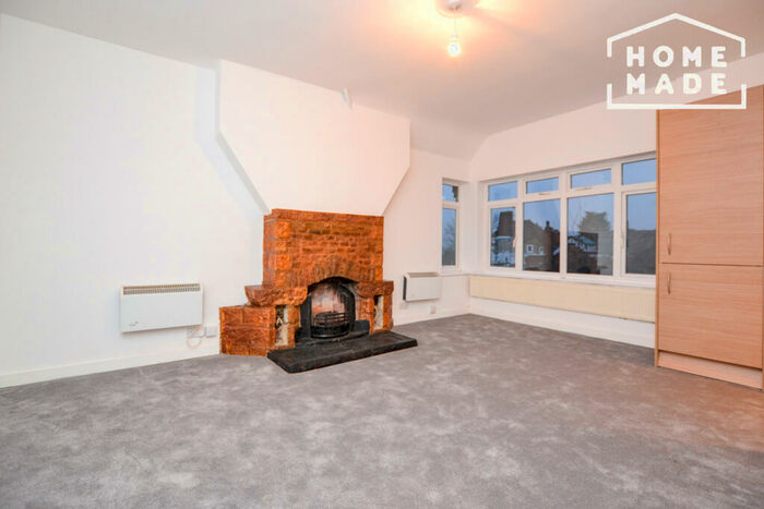 2 Bedroom Flat To Rent In Rochester Court, Kingsbury Green, NW9