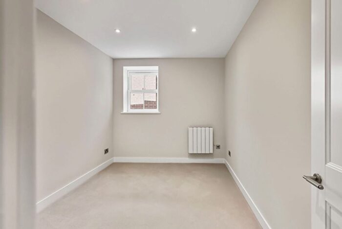 1 Bedroom Flat For Sale In High Street, Sutton, SM1