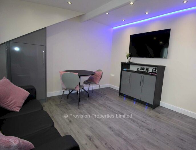 2 Bedroom Apartment To Rent In Hyde Park Road, Leeds, LS6