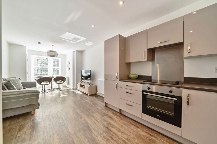 1 Bedroom Flat For Sale In Eastern Avenue, Western Cross, Ebbsfleet Valley, DA10