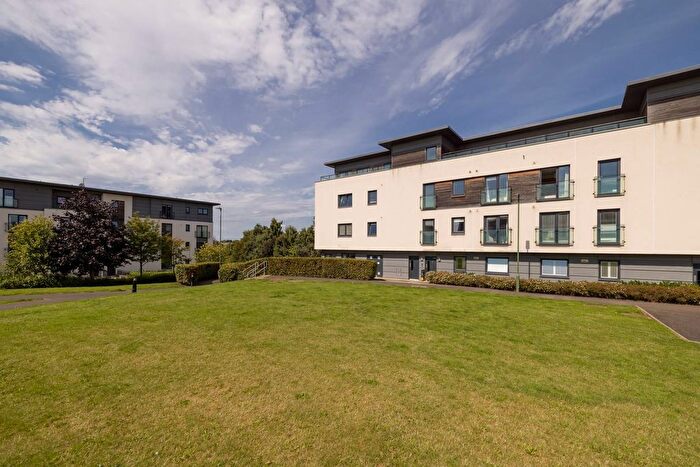 2 Bedroom Flat For Sale In / Burnbrae Drive, Edinburgh, EH12