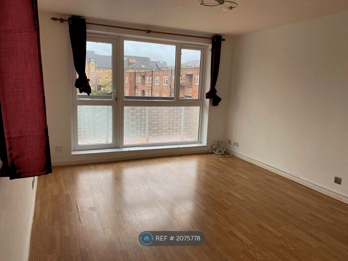 2 Bedroom Flat To Rent In Brendon House, Sutton, SM2