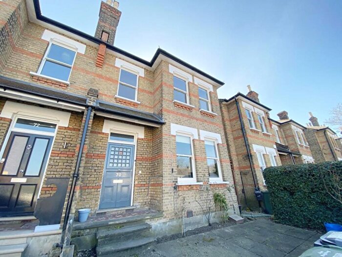 3 Bedroom Apartment To Rent In Park Hall Road, Dulwich, London, SE21